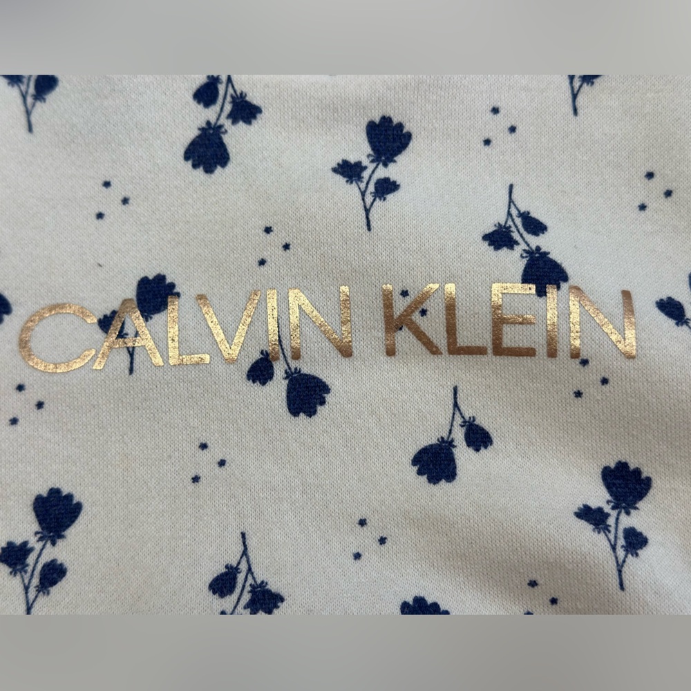 Calvin Klein Sweatshirt - Picture 3 of 5